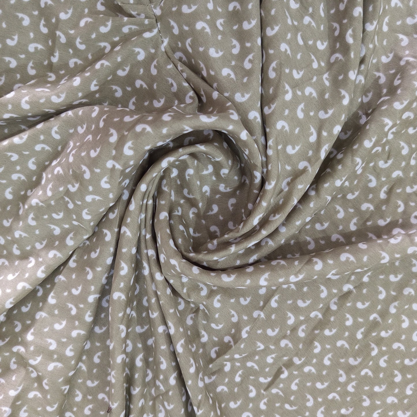 Full Length Random Printed Namaz Chaddar with Sleeves and Adjustable Naqab