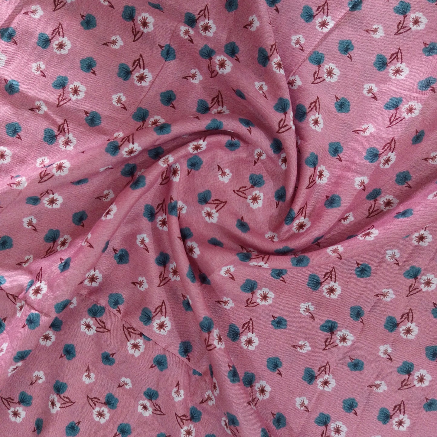 Full Length Random Printed Namaz Chaddar with Sleeves and Adjustable Naqab